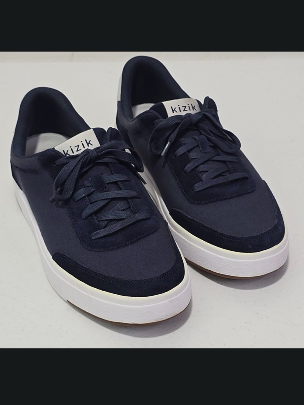 KIZIK skate shoes woman’s 8.5 lightweight, comfortable canvas, and suede.